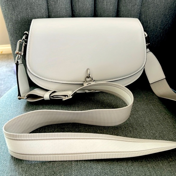 Michael Kors Crossbody - Picture 1 of 5